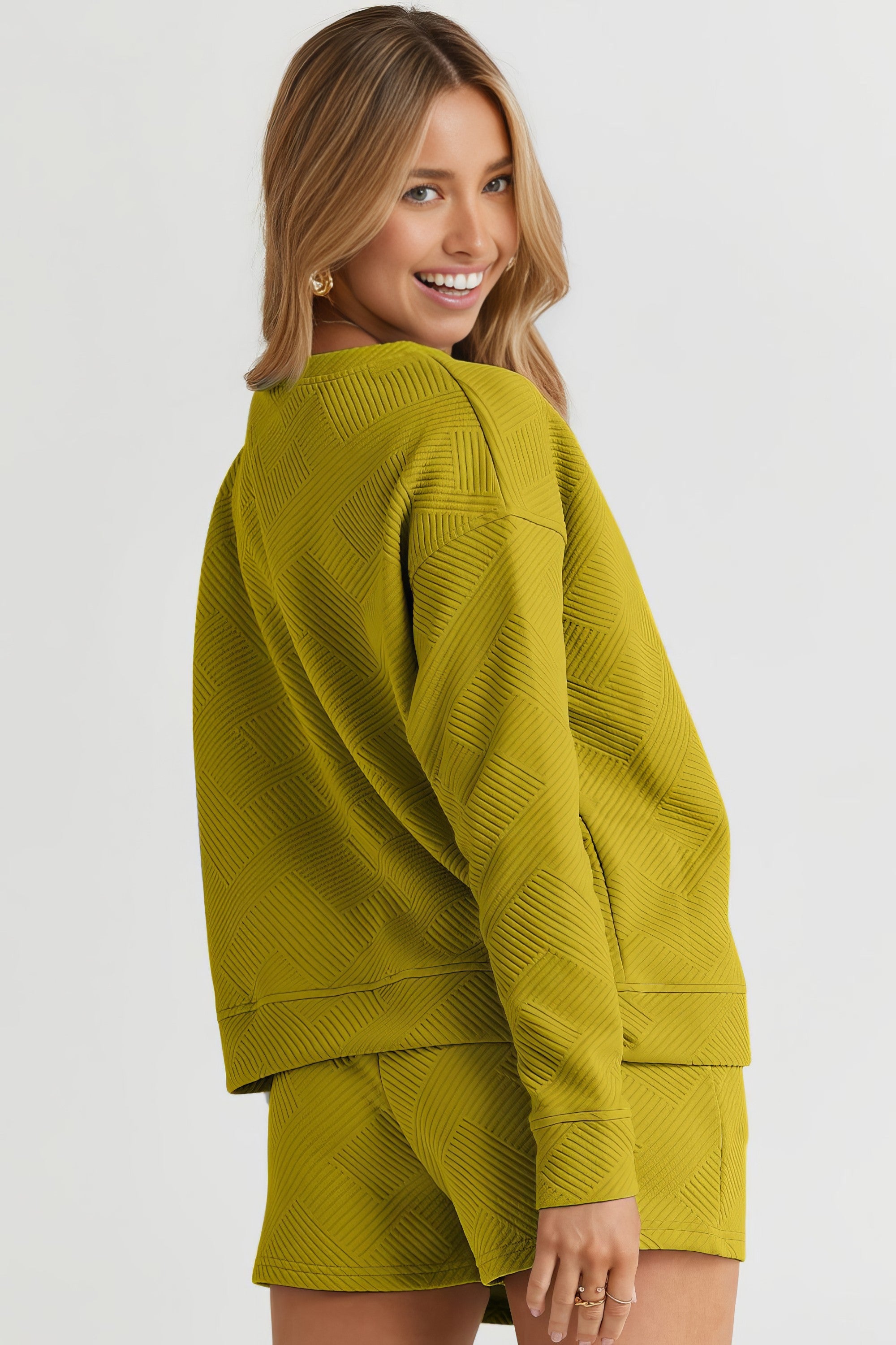 Women's texture long sleeve top and drawstring shorts set with pockets