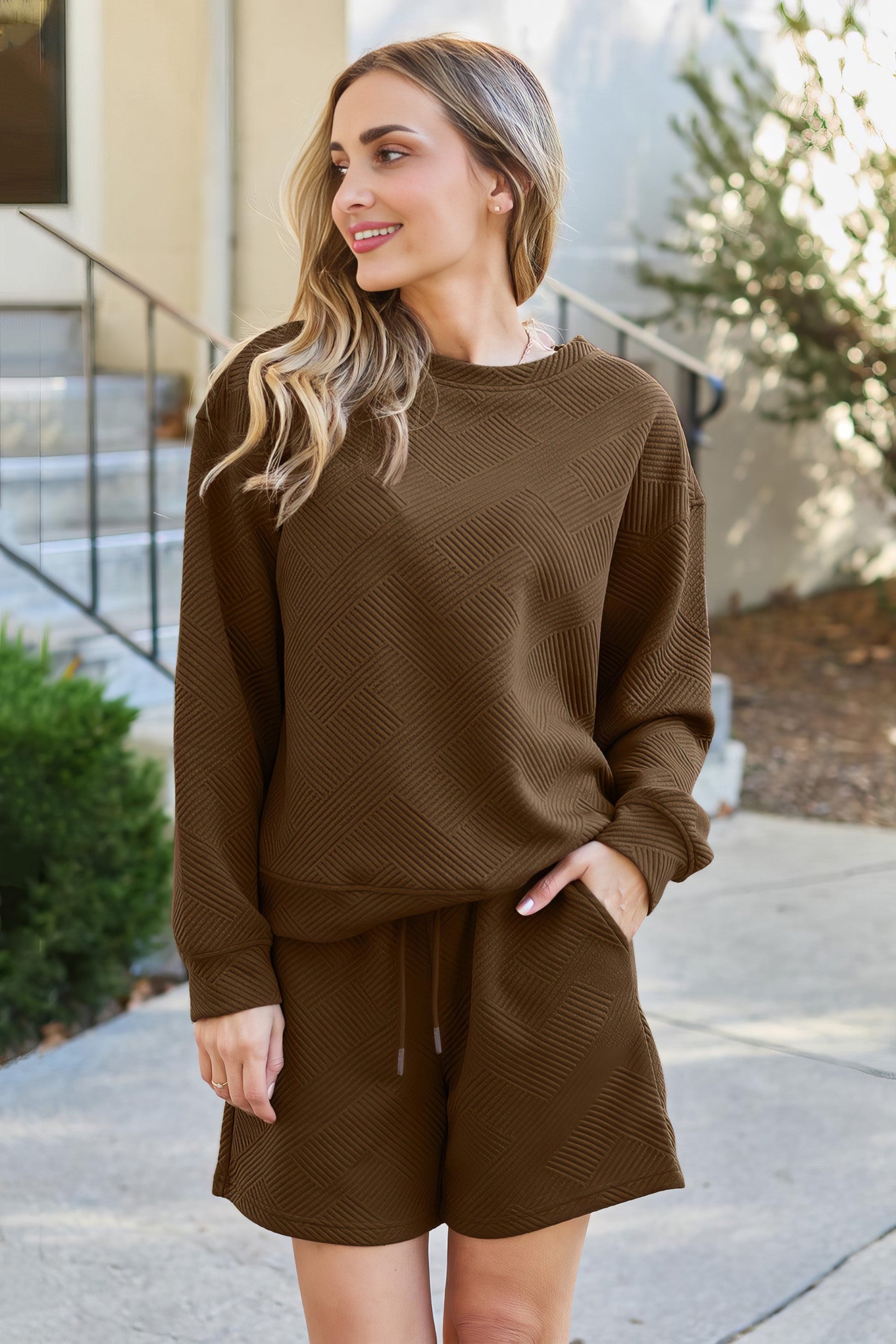 Women's texture long sleeve top and drawstring shorts set with pockets