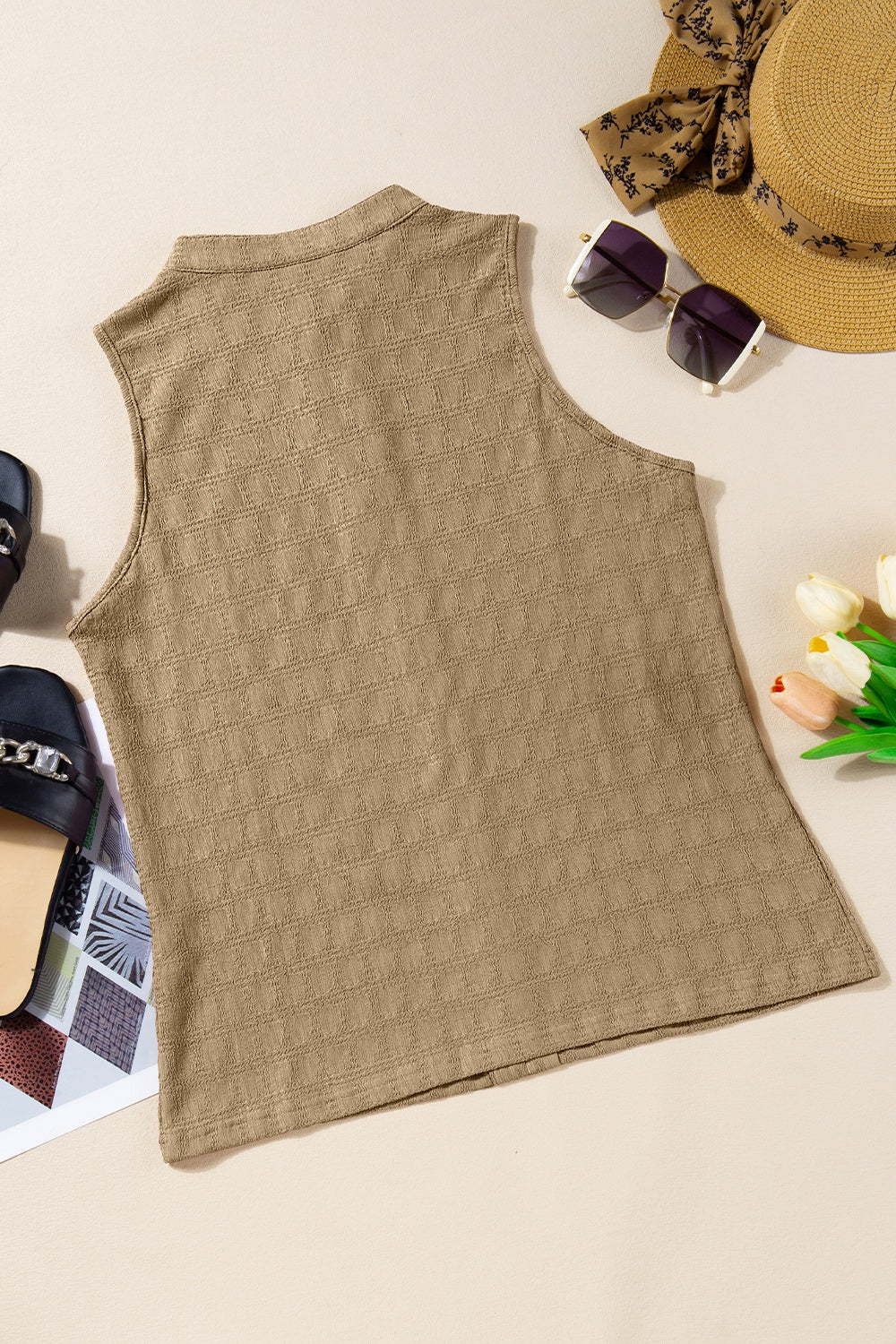 Textured notched tank, opaque.