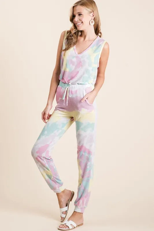 Tie dye French terry casual pants with drawstring and pockets.