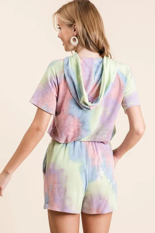Tie dye French terry casual shorts with twill tape, drawstring, and pockets.