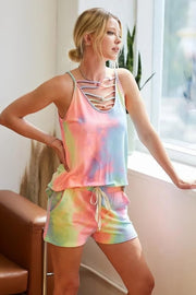Tie dye French terry casual shorts with drawstring and pockets.