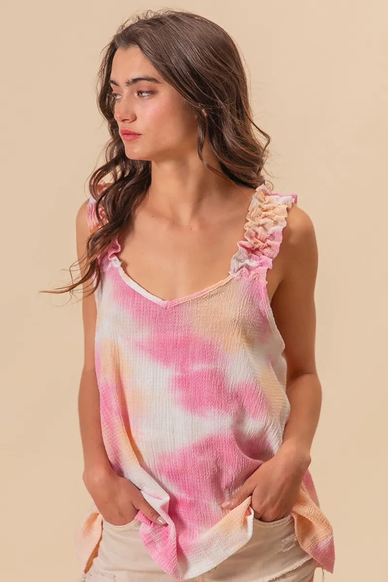 Pleating knit halter neck top with ruched and tied details, slightly stretchy.