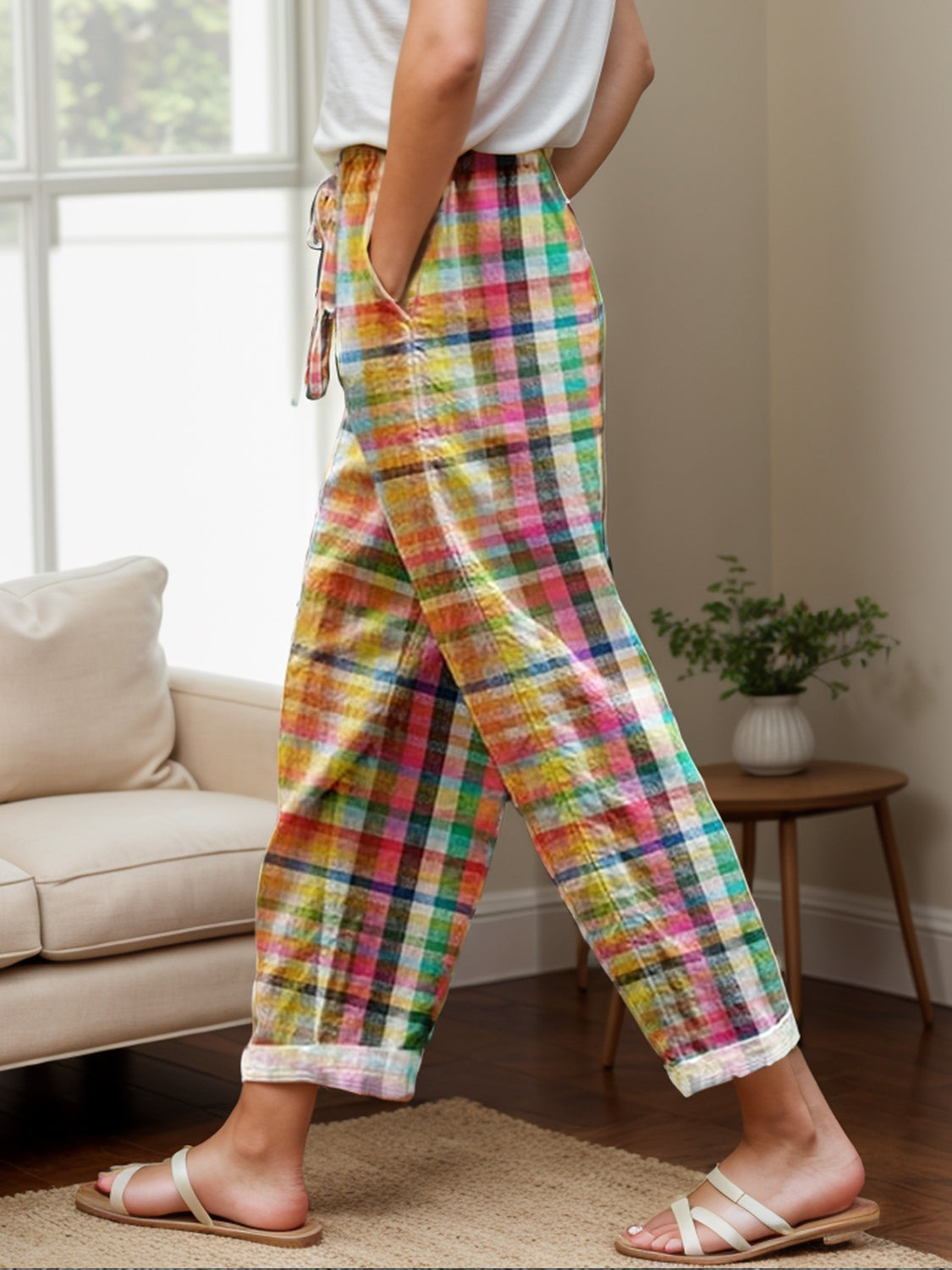 Tied contrast plaid pants with pockets, opaque.