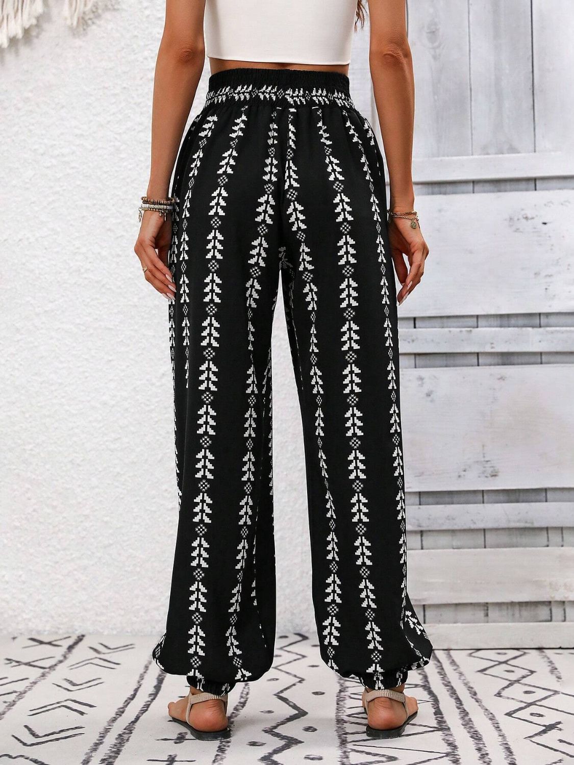 Tied printed high waist pants, opaque.