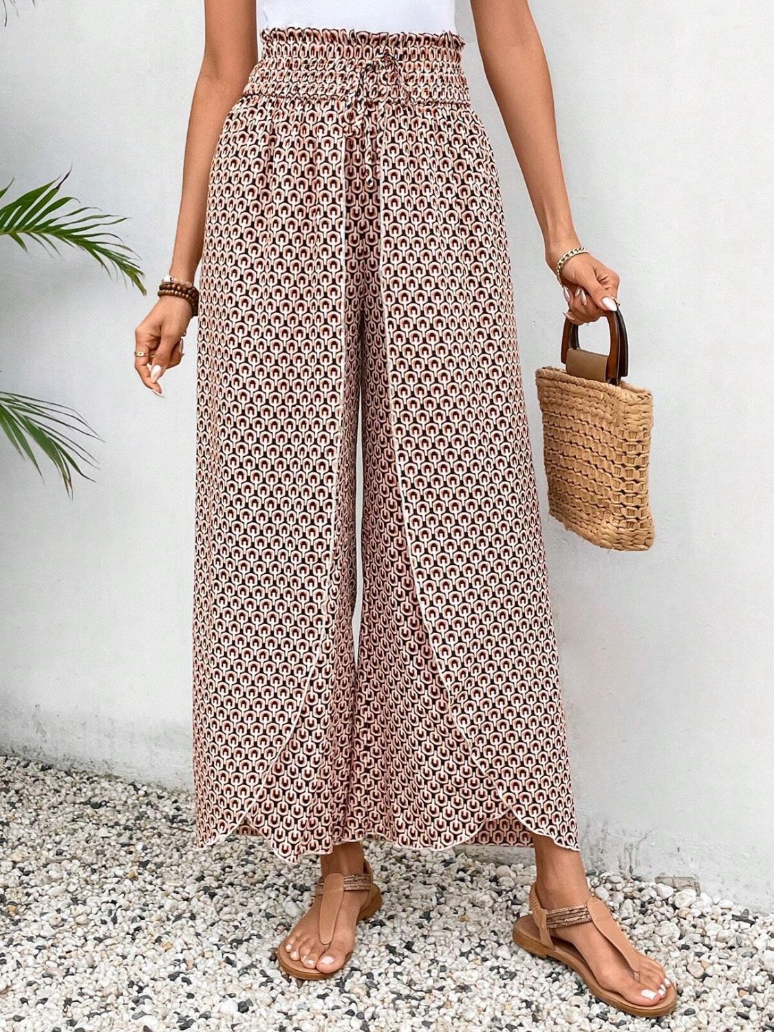 Tied printed wide leg pants with slit, opaque.