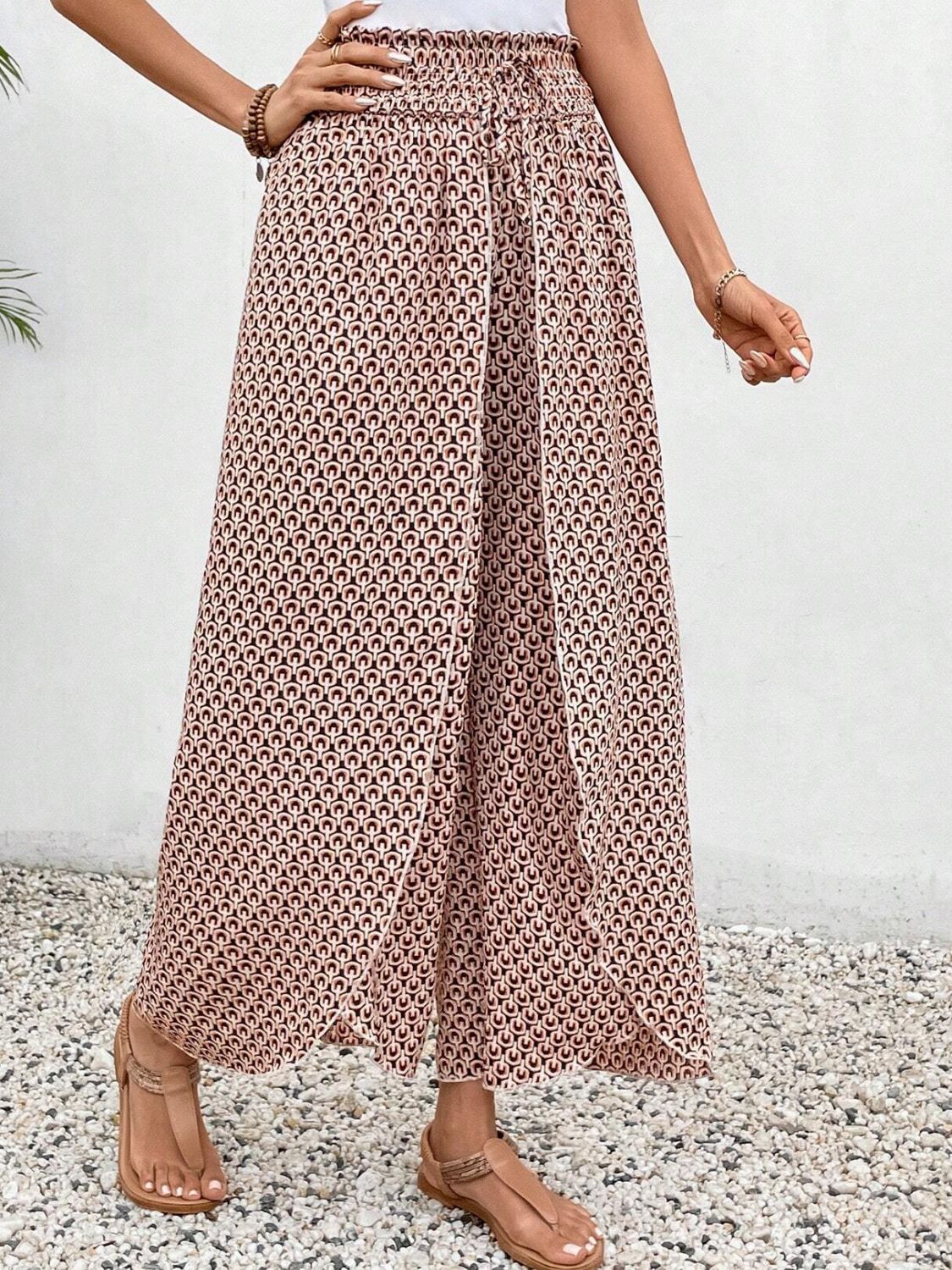 Tied printed wide leg pants with slit, opaque.