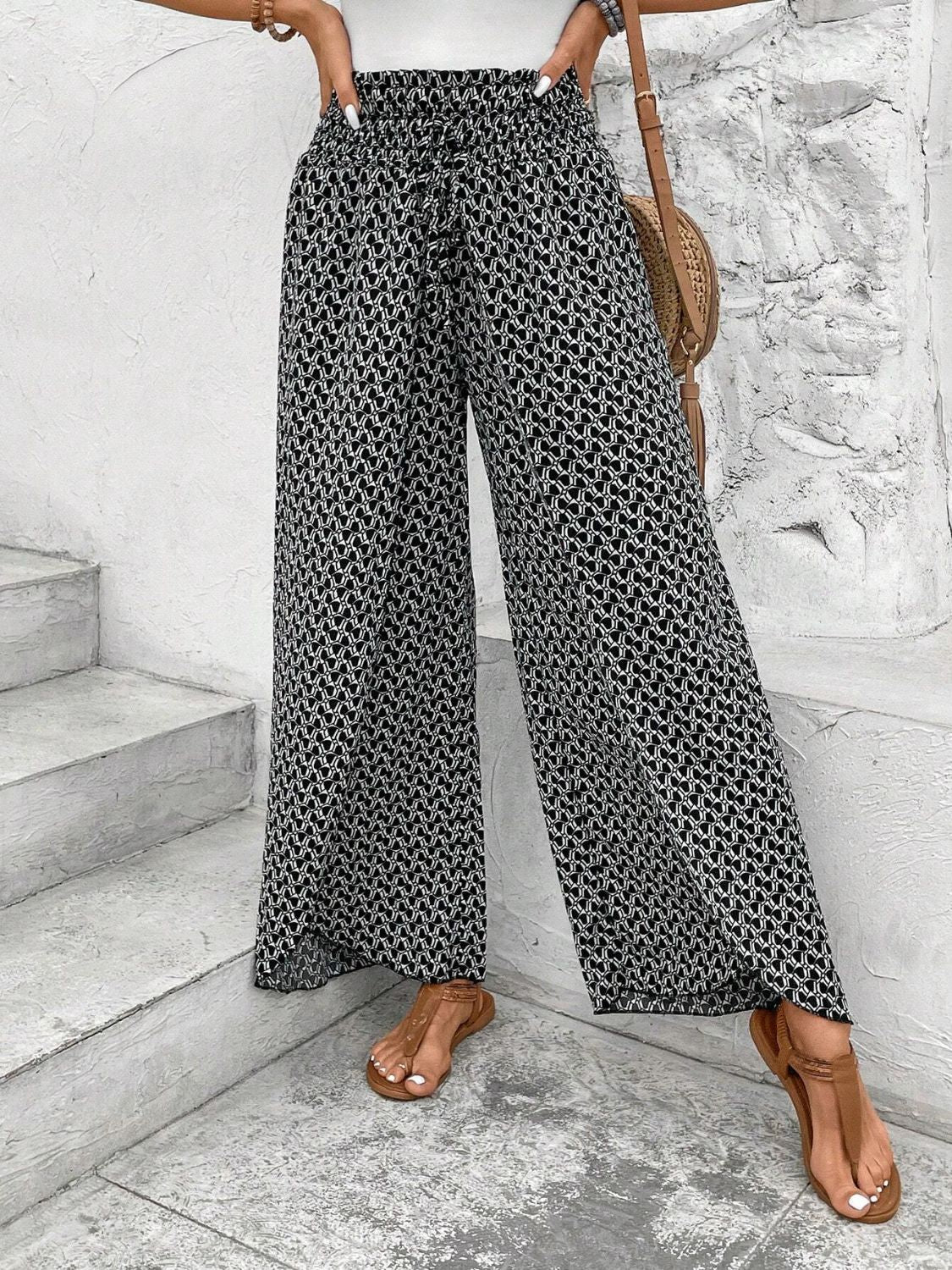 Tied printed wide leg pants with slit, opaque.