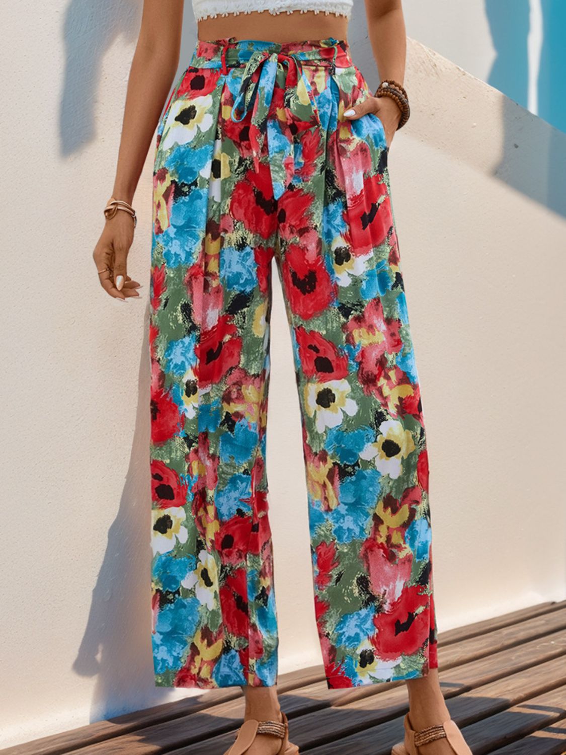 Tied printed wide leg pants with pockets, opaque.
