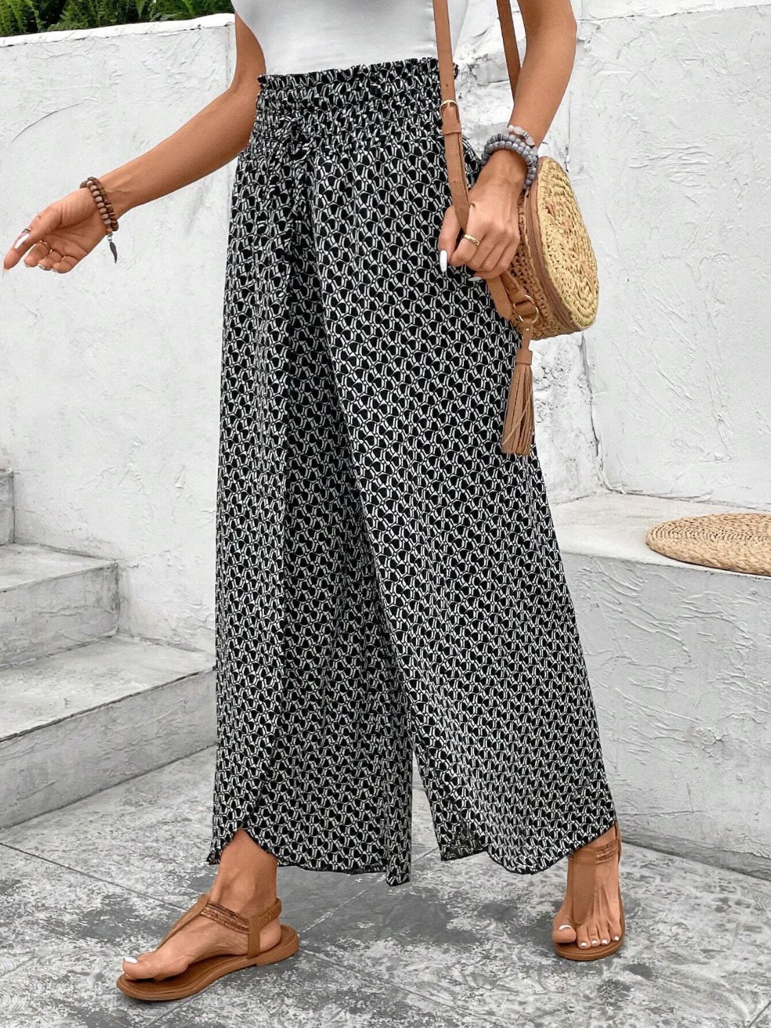 Tied printed wide leg pants with slit, opaque.