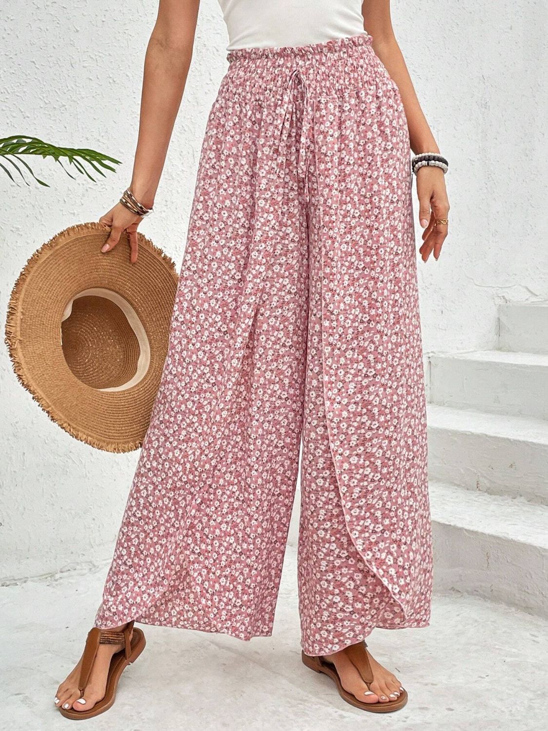 Tied printed wide leg pants with slit, opaque.