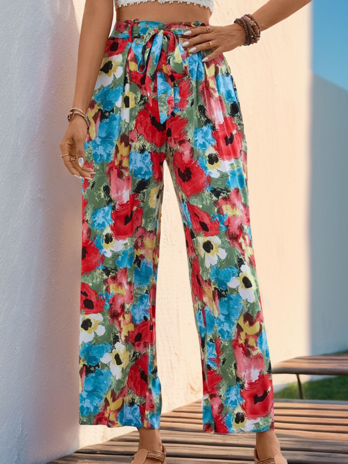 Tied printed wide leg pants with pockets, opaque.