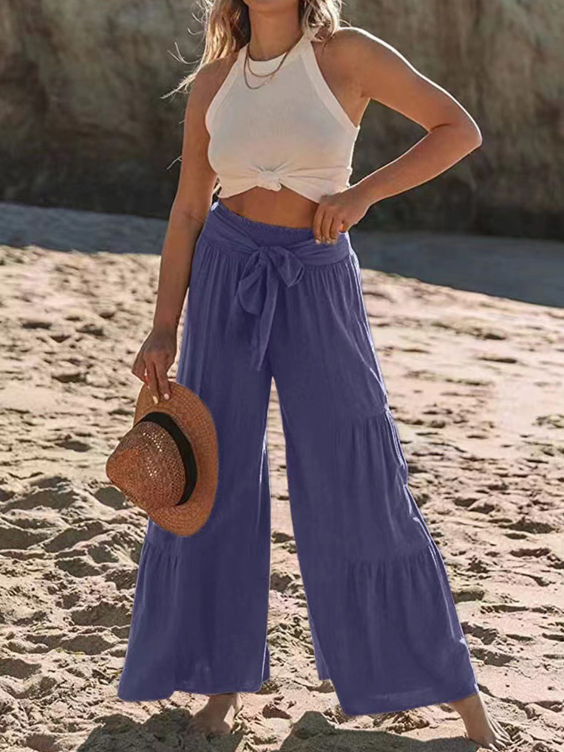 Tied ruched wide leg pants, opaque.