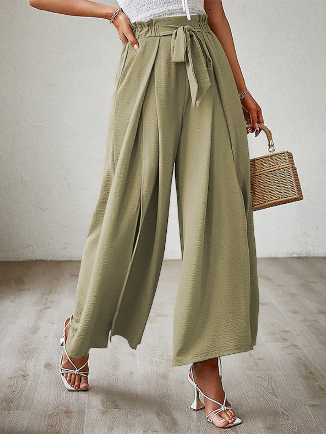 Tied slit wide leg pants, opaque.