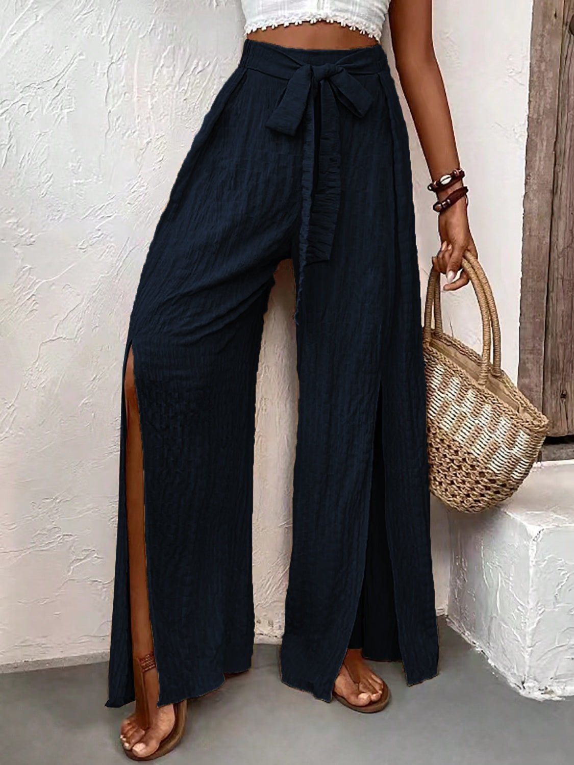Tied slit wide leg pants, opaque.