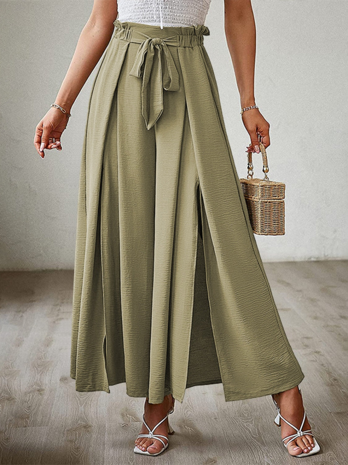 Tied slit wide leg pants, opaque.