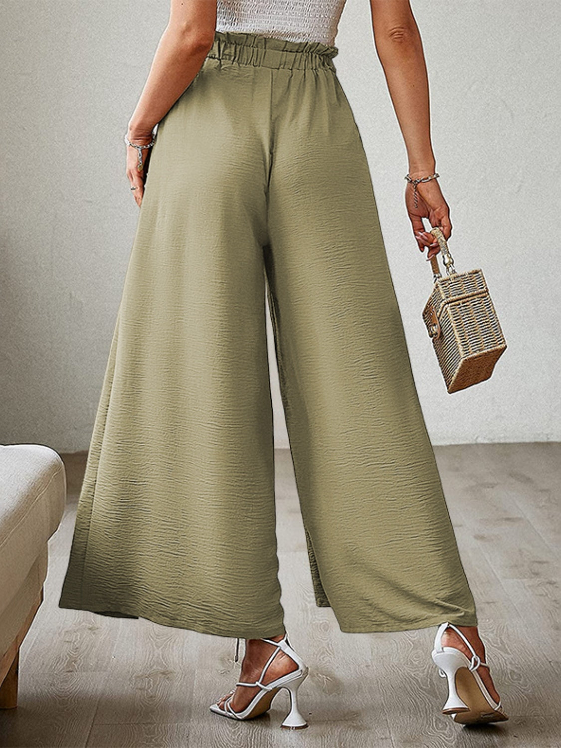 Tied slit wide leg pants, opaque.