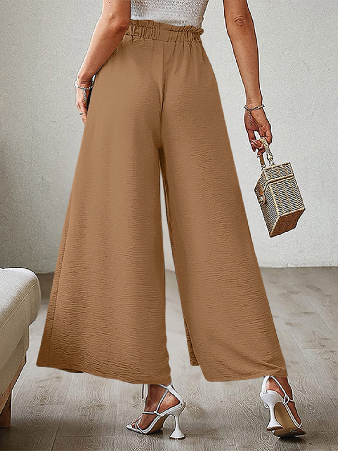 Tied slit wide leg pants, opaque.