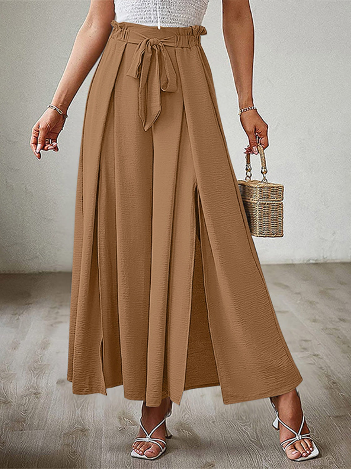 Tied slit wide leg pants, opaque.