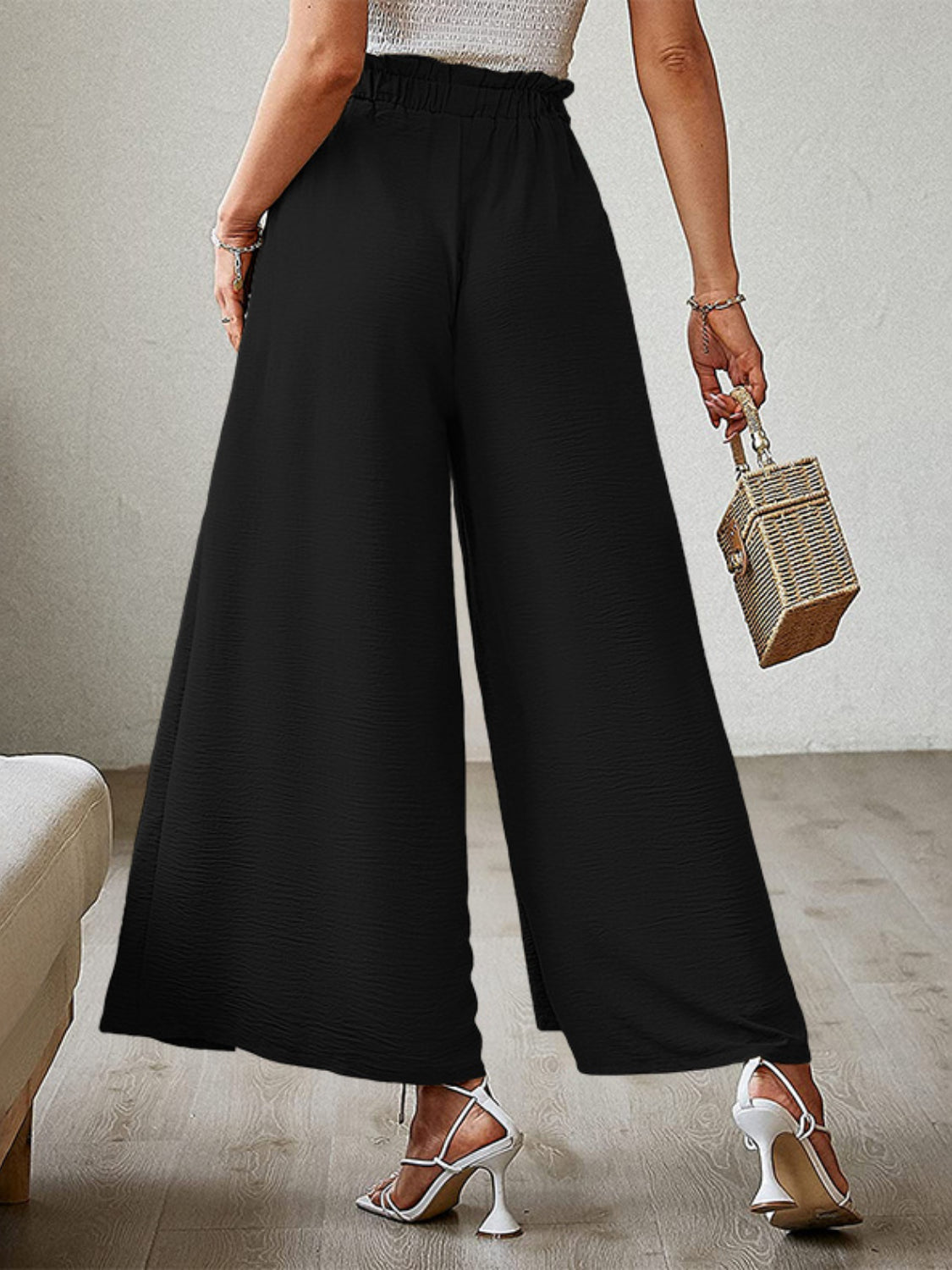Tied slit wide leg pants, opaque.