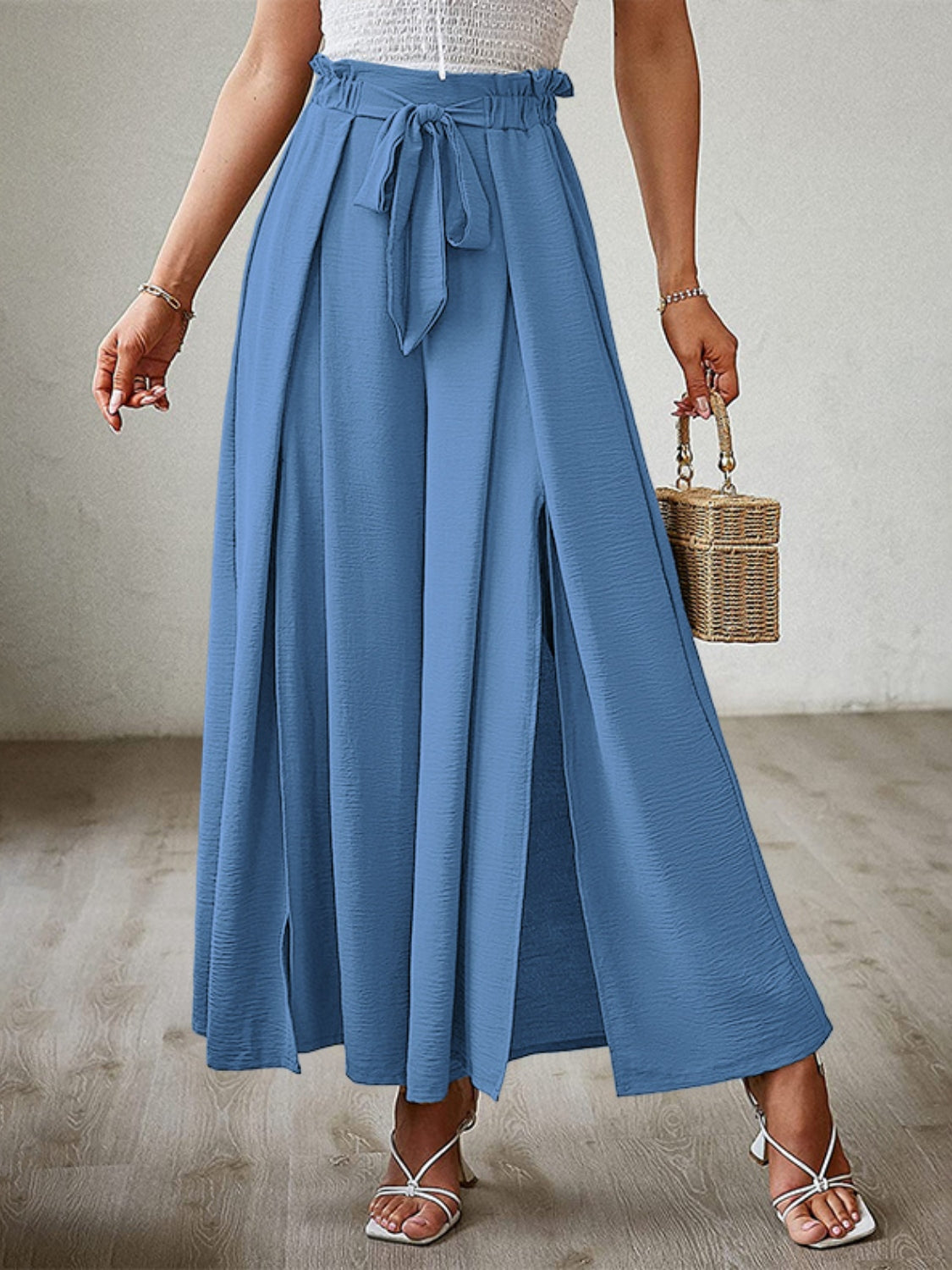 Tied slit wide leg pants, opaque.