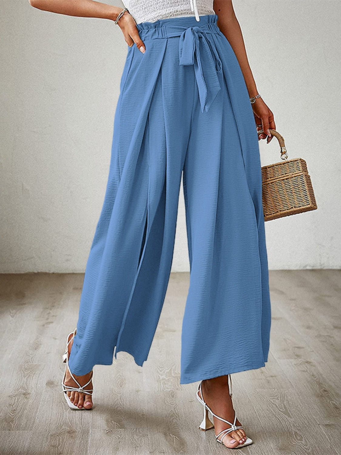 Tied slit wide leg pants, opaque.