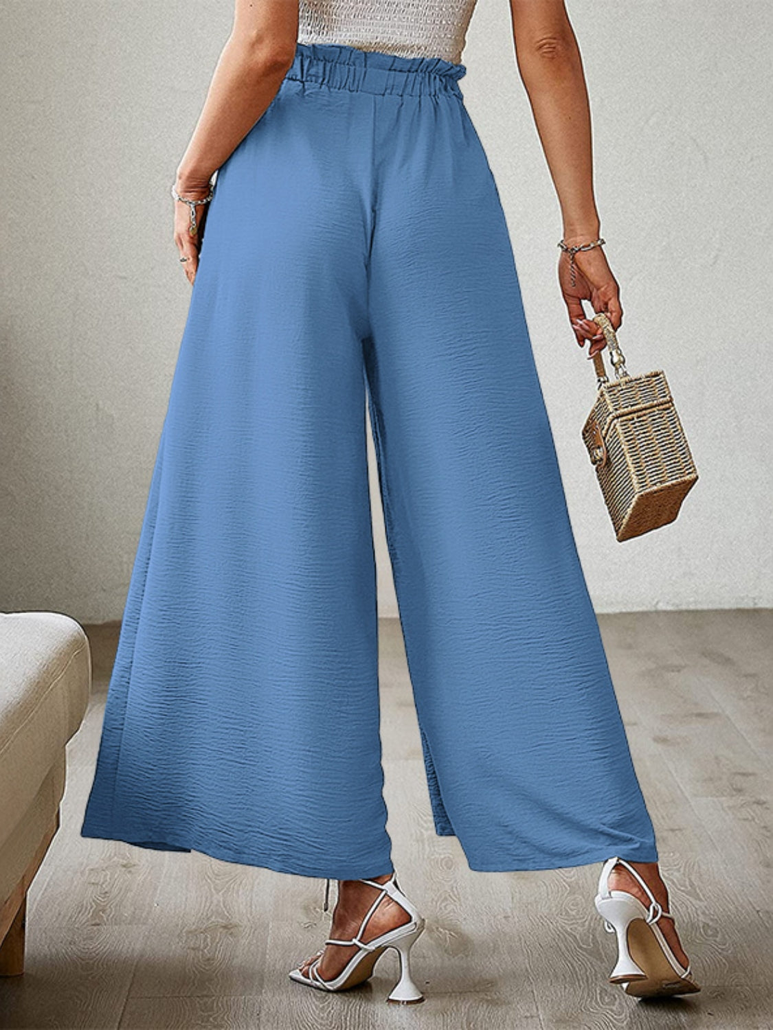 Tied slit wide leg pants, opaque.