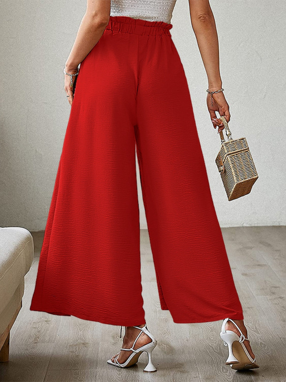 Tied slit wide leg pants, opaque.