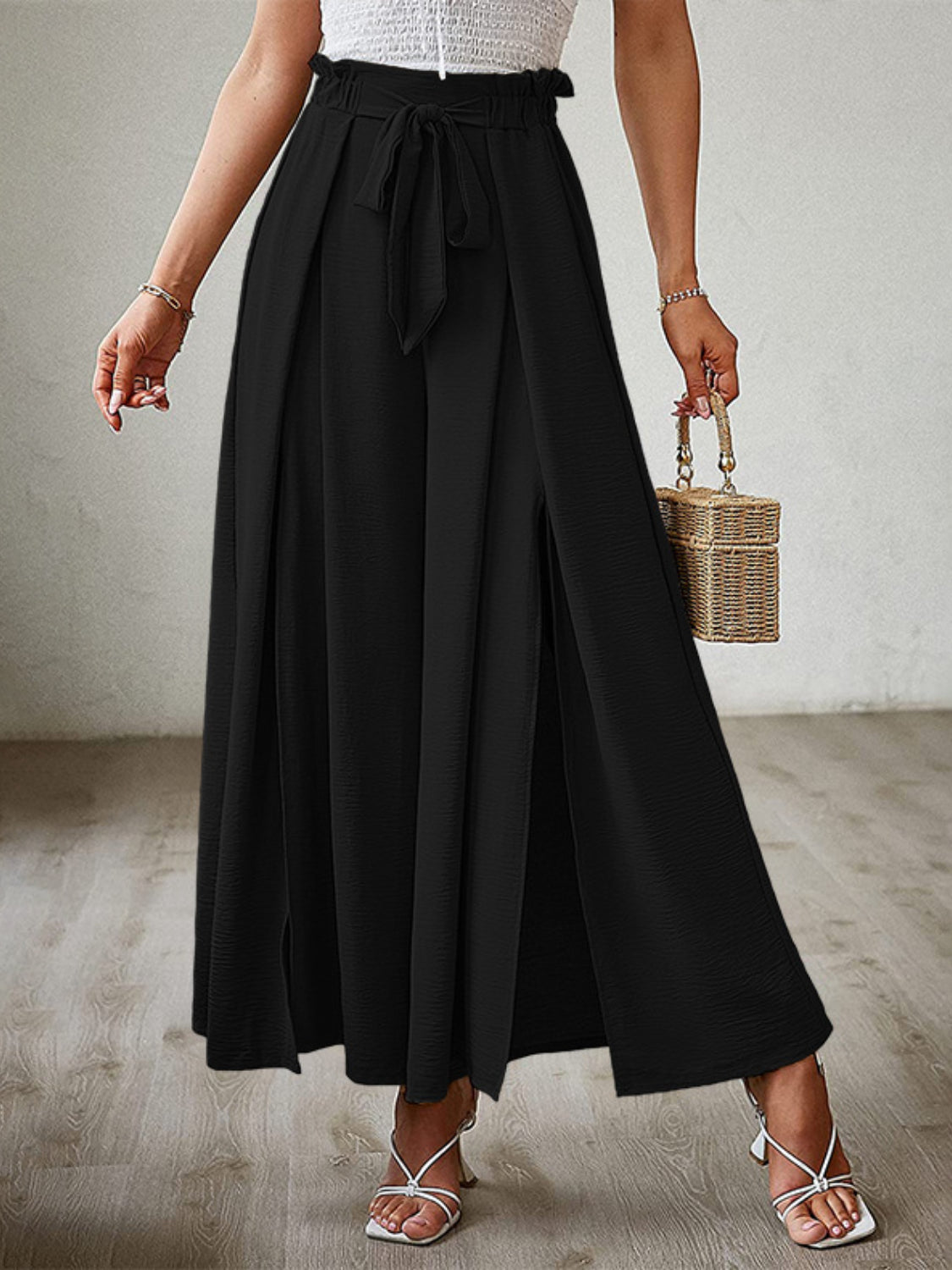 Tied slit wide leg pants, opaque.