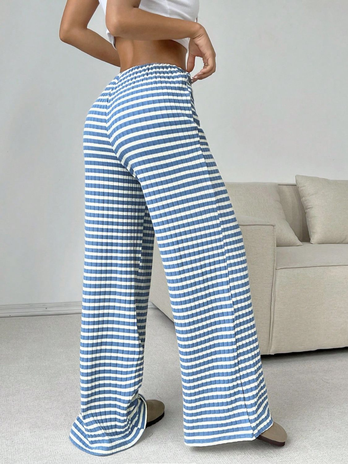 Tied striped wide leg pants, opaque.