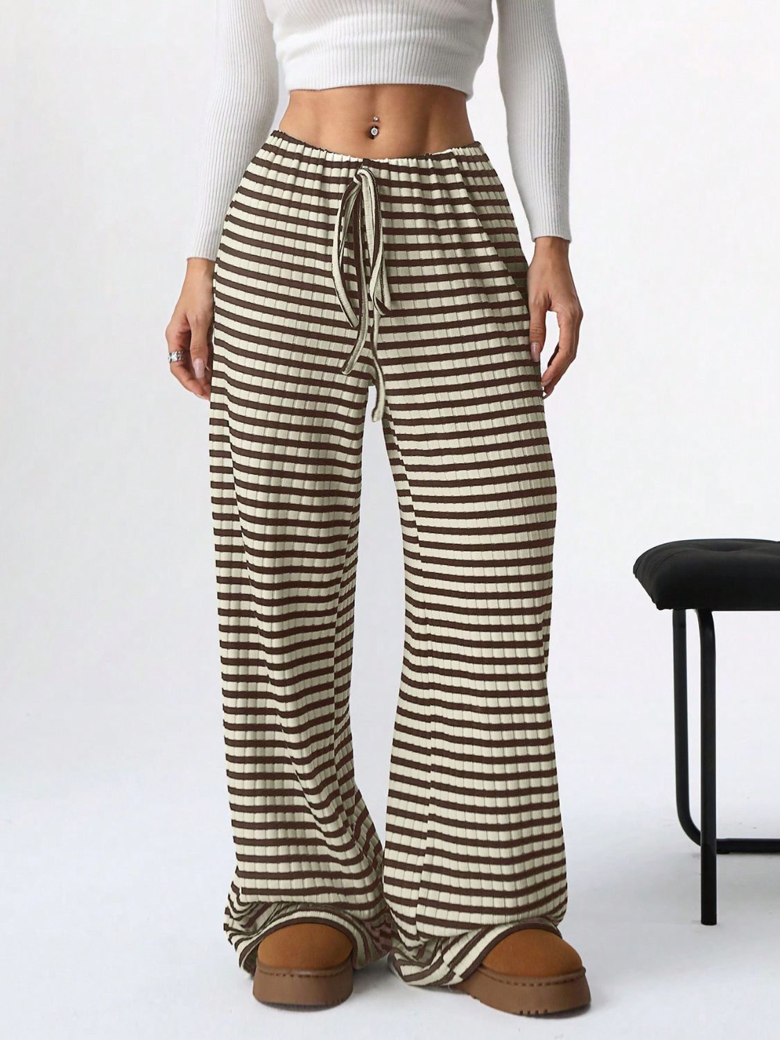 Tied striped wide leg pants, opaque.