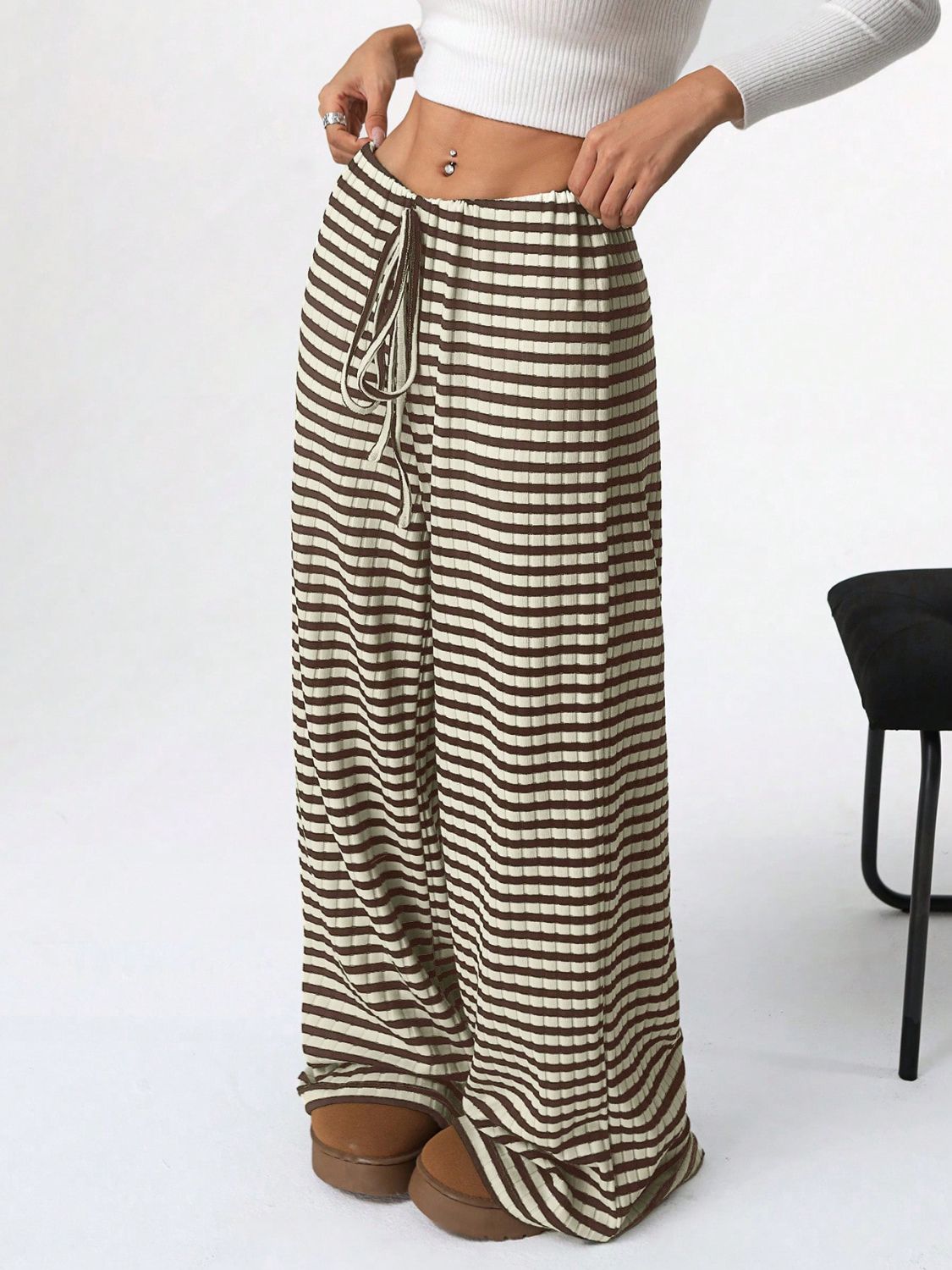 Tied striped wide leg pants, opaque.