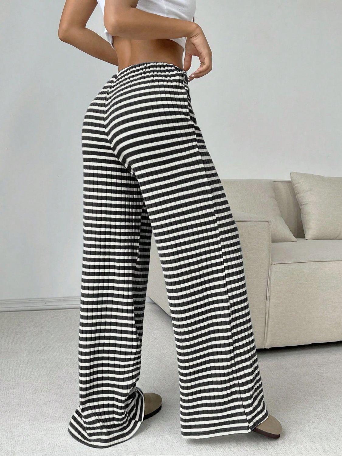 Tied striped wide leg pants, opaque.