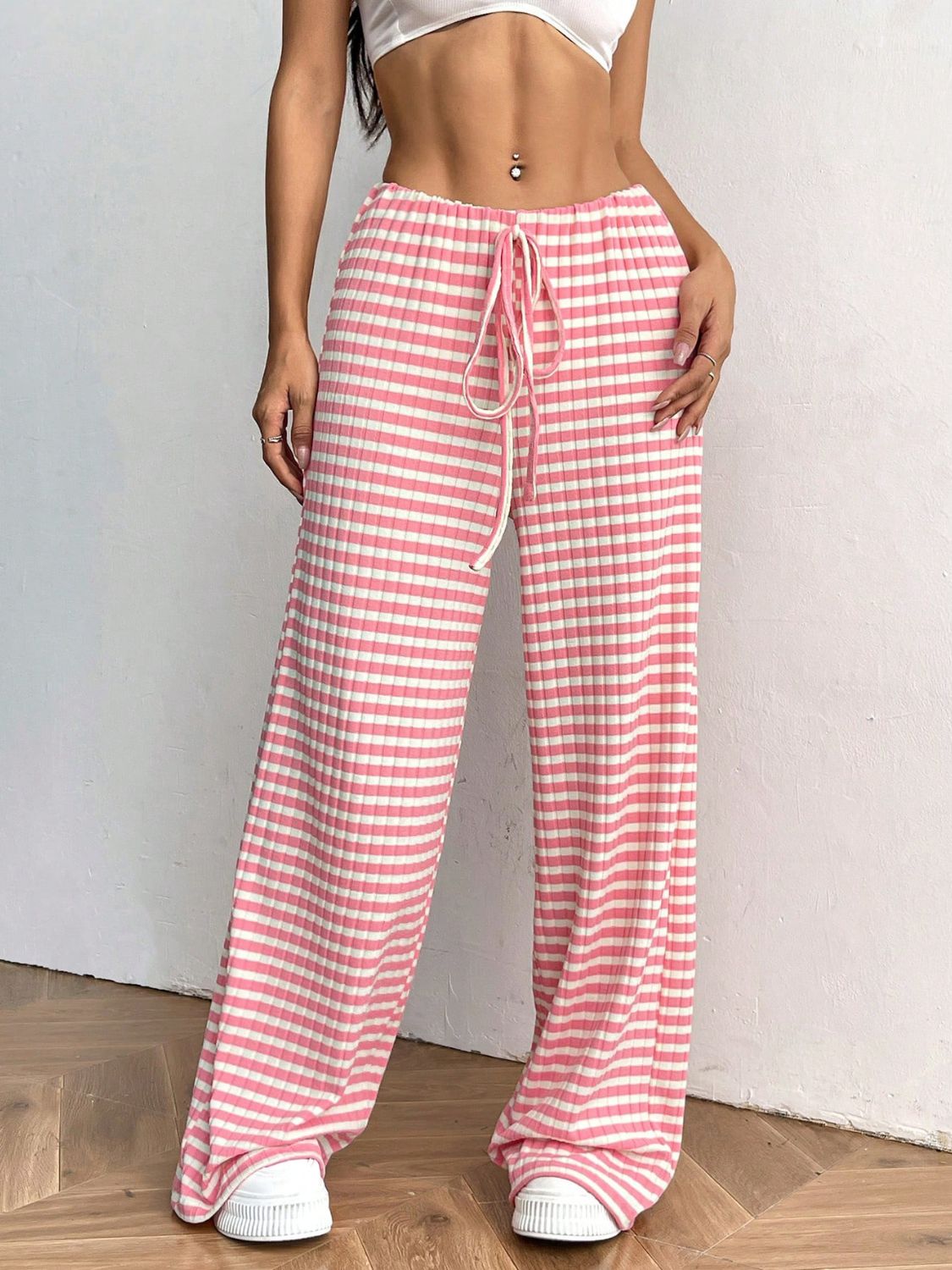Tied striped wide leg pants, opaque.