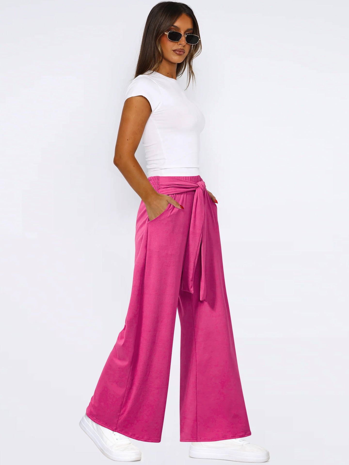 Tied wide leg pants with pockets, opaque.
