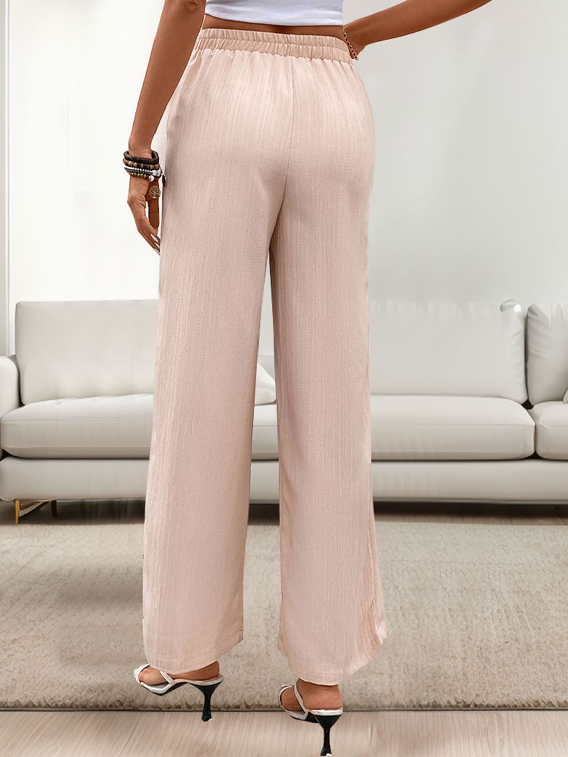 Tied wide leg pants with pockets, opaque.