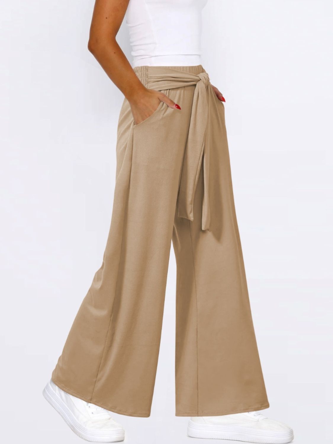 Tied wide leg pants with pockets, opaque.