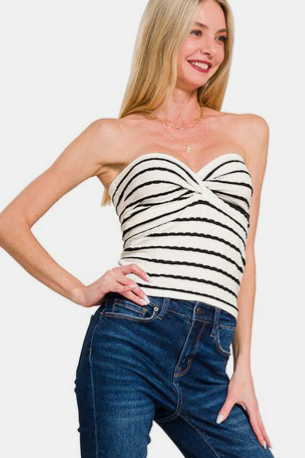 Twisted sweetheart neck striped tube top, opaque and slightly stretchy.