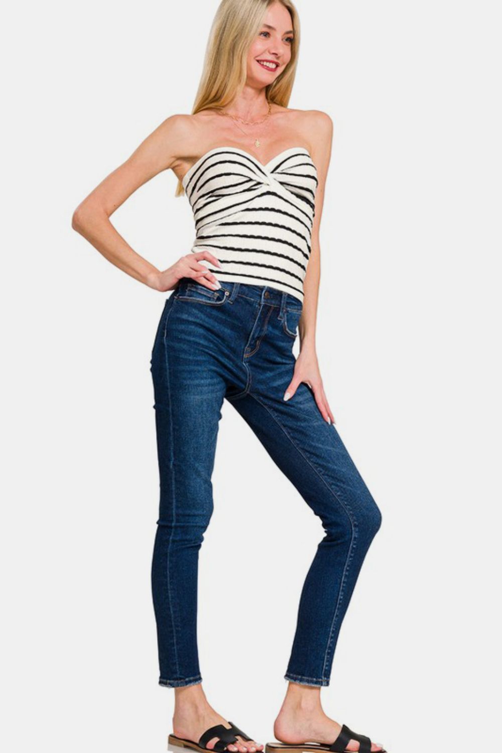 Twisted sweetheart neck striped tube top, opaque and slightly stretchy.