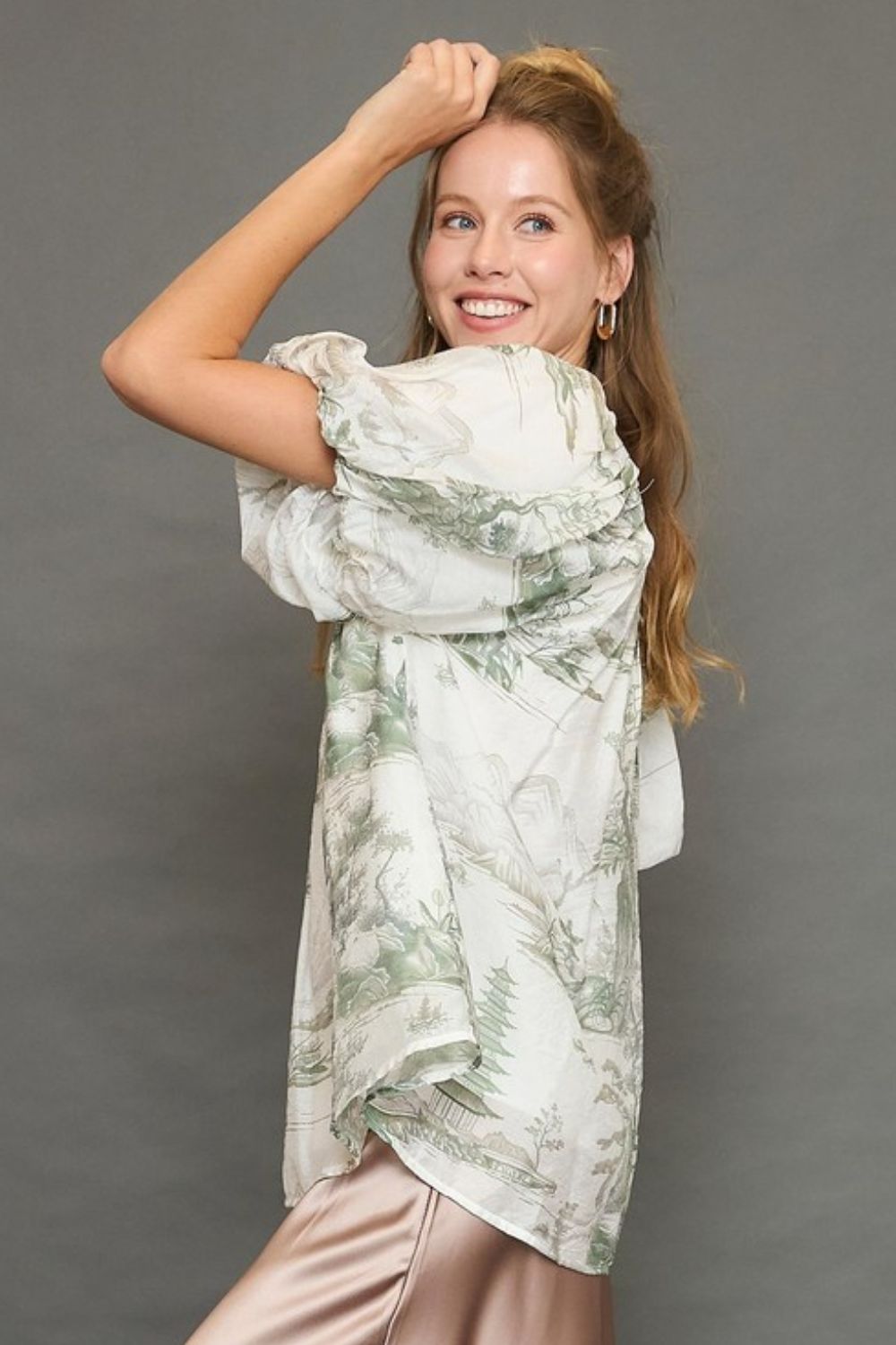 Umgee Full Size Two Tone Toile Print Top, plus size.