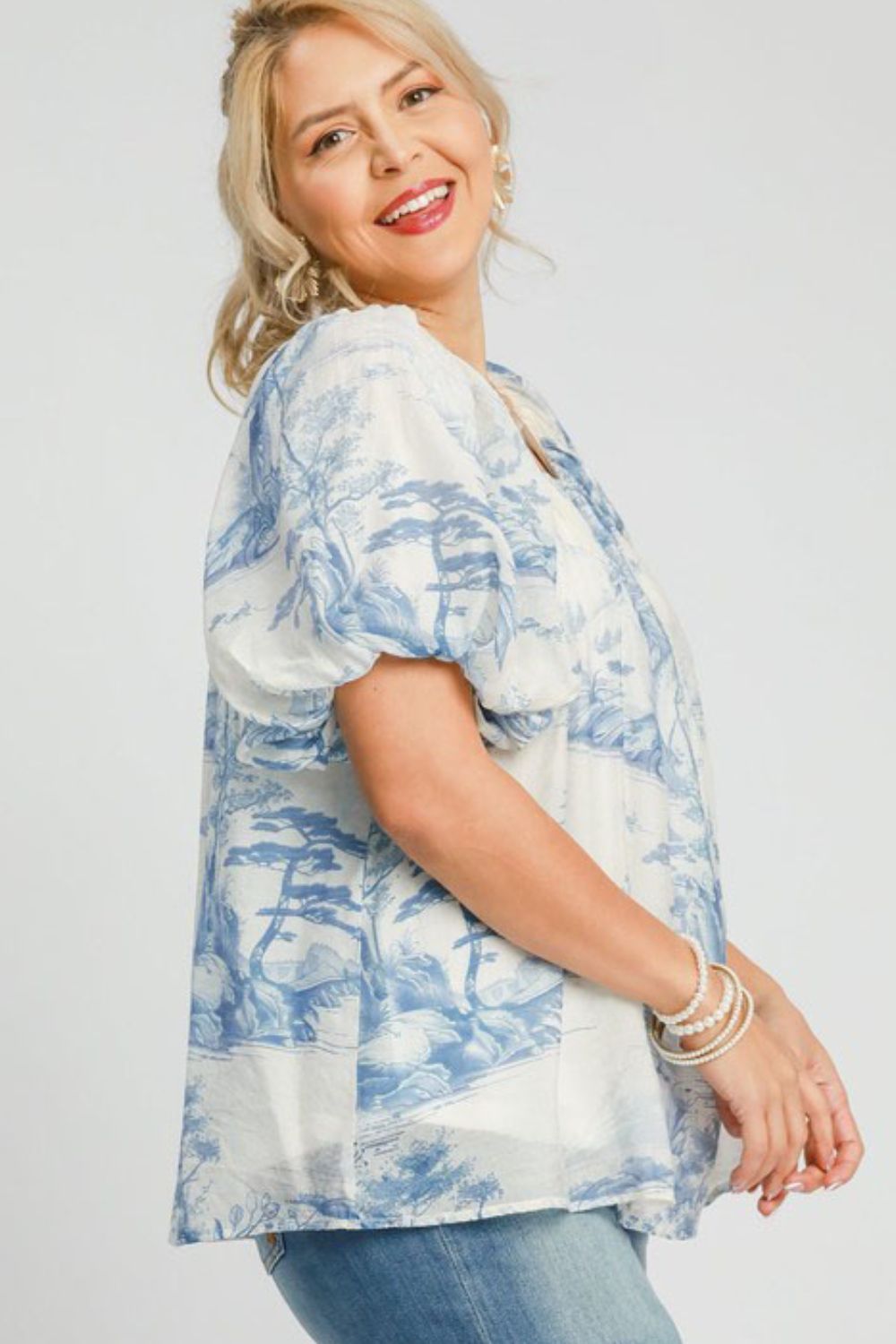 Umgee Full Size Two Tone Toile Print Top, plus size.