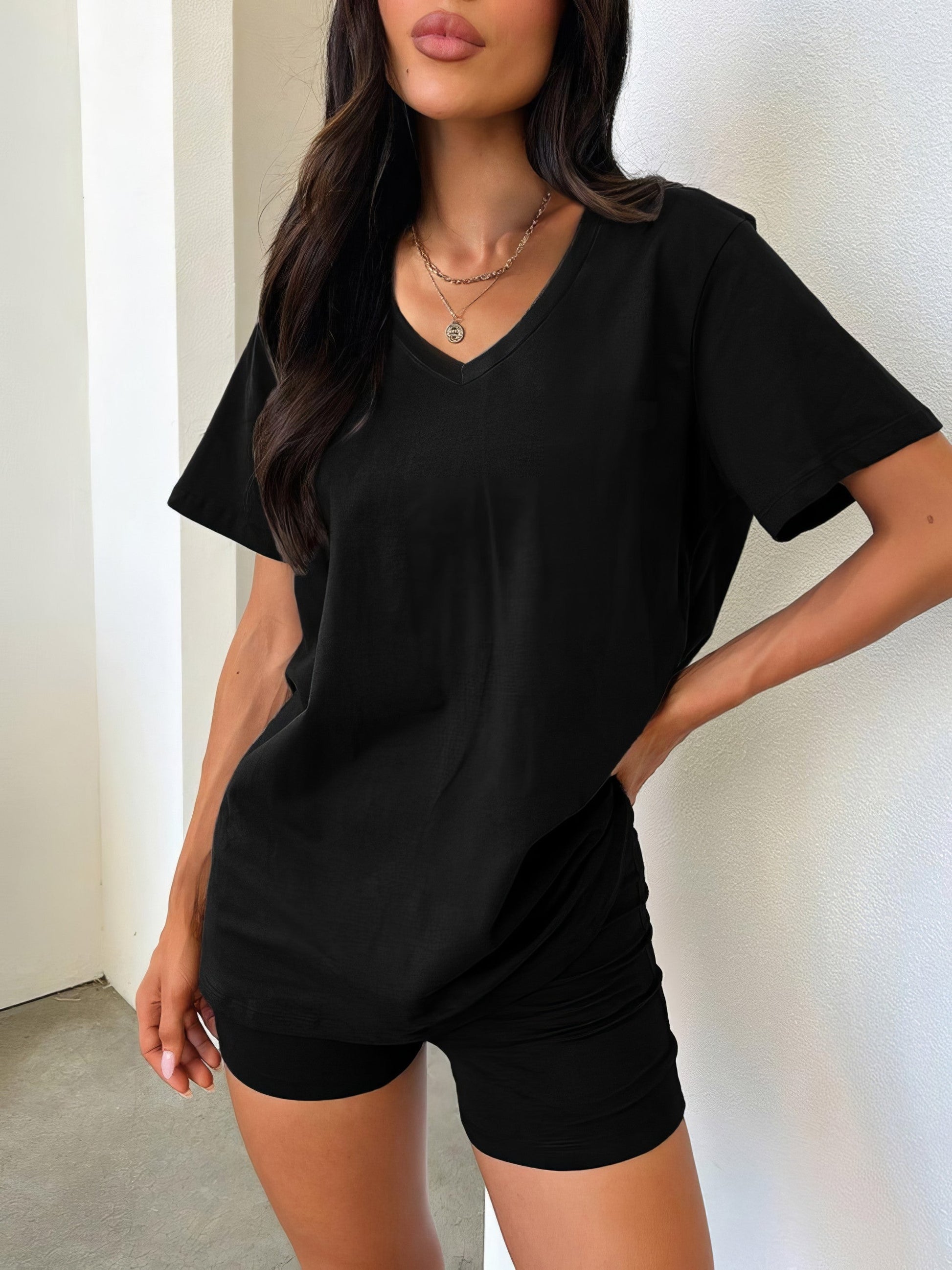 Women's V-neck t-shirt and shorts two-piece set
