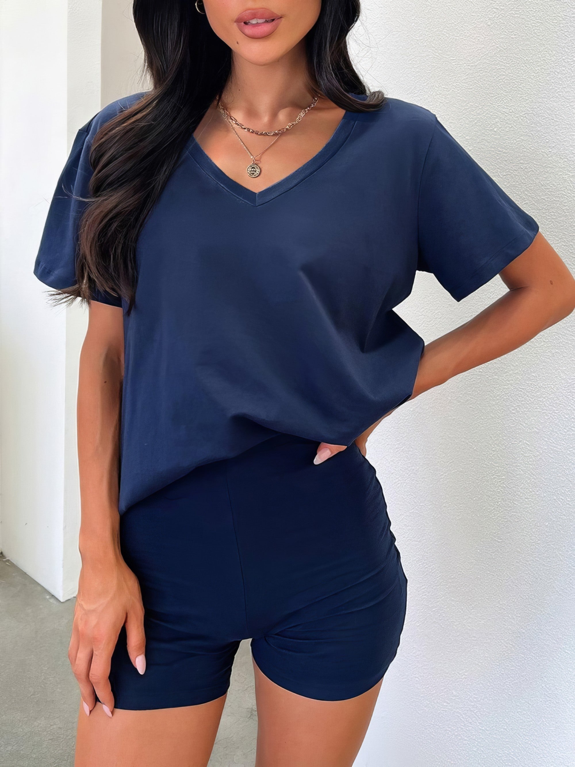 Women's V-neck t-shirt and shorts two-piece set