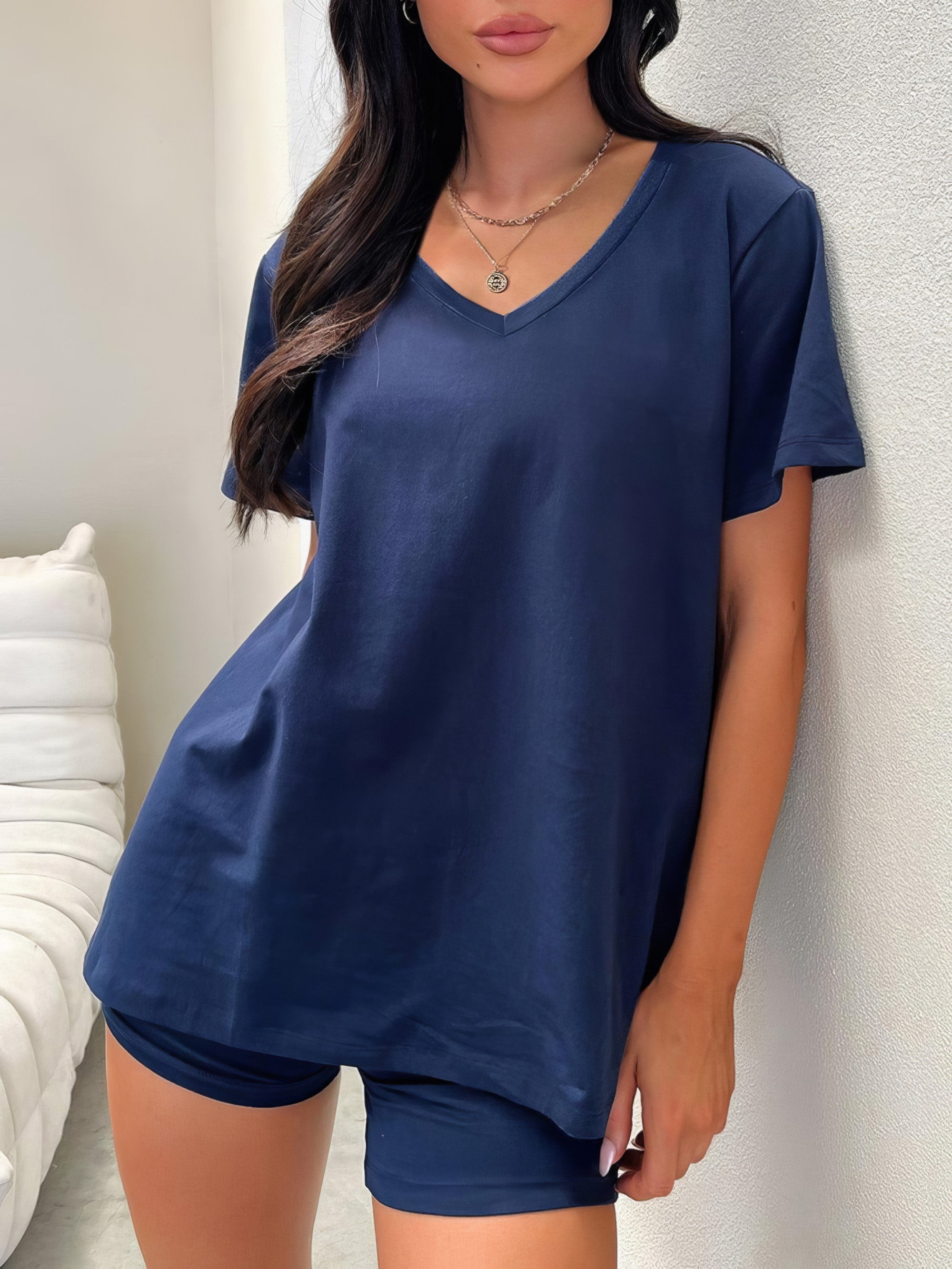Women's V-neck t-shirt and shorts two-piece set
