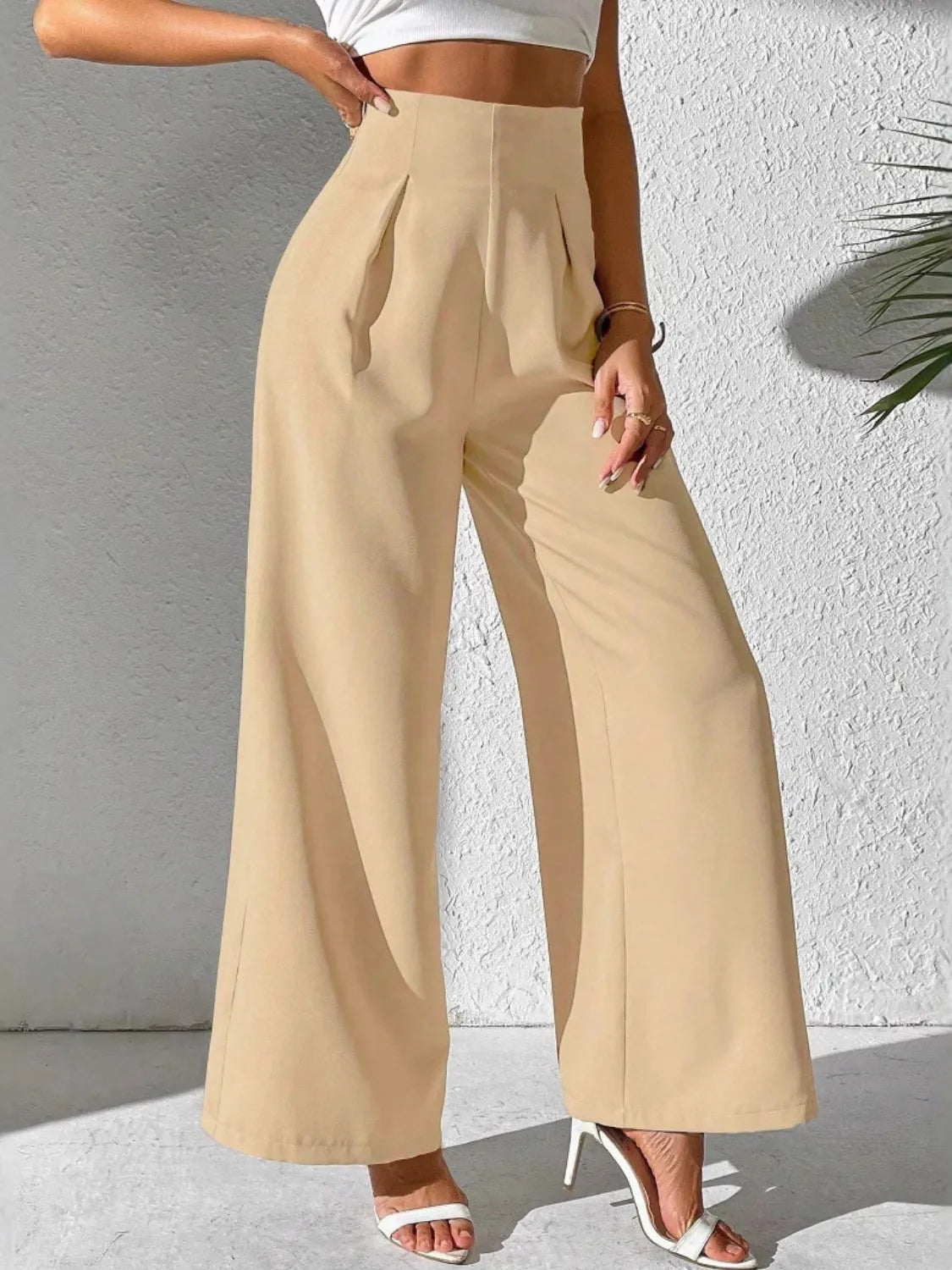 Wide leg high waist pants.