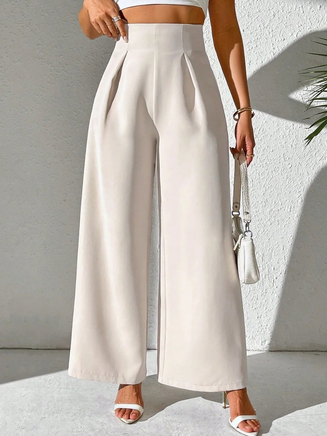 Wide leg high waist pants.