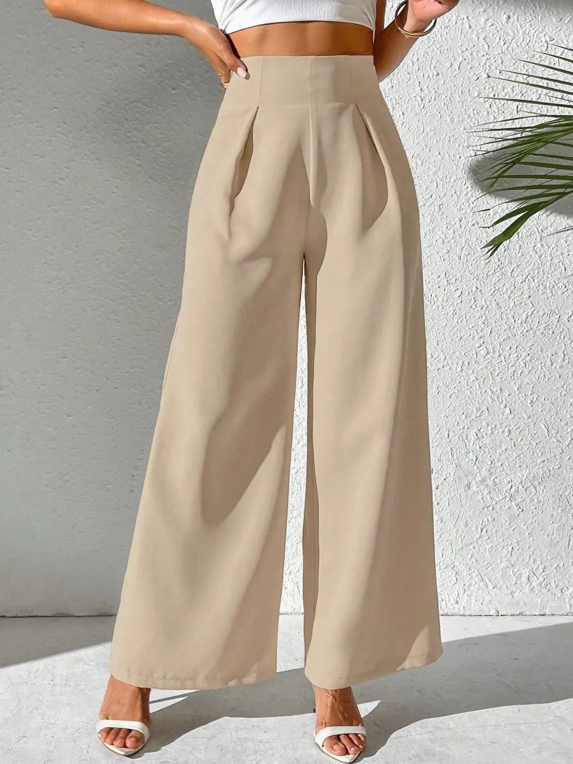Wide leg high waist pants.