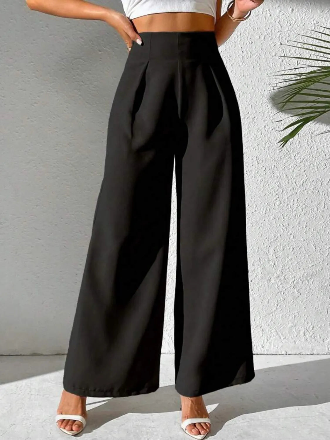 Wide leg high waist pants.