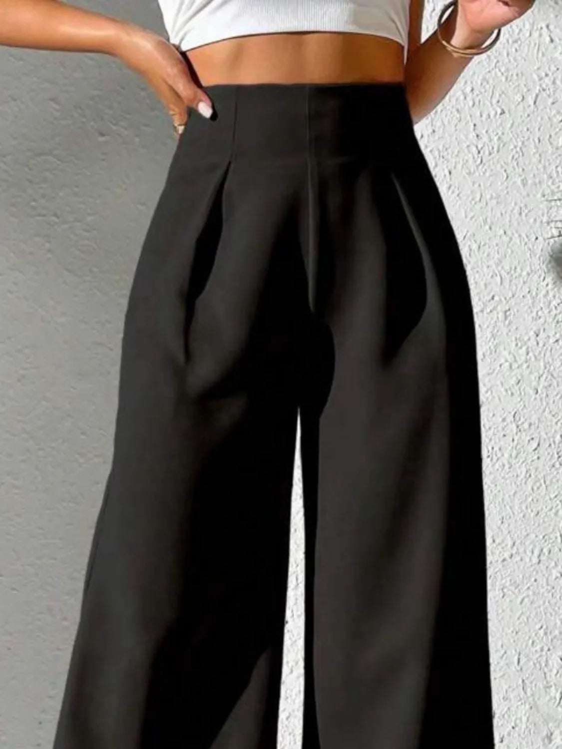 Wide leg high waist pants.