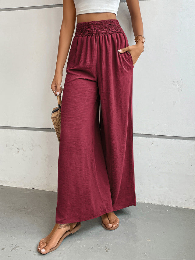 Wide leg pants with pockets, opaque.
